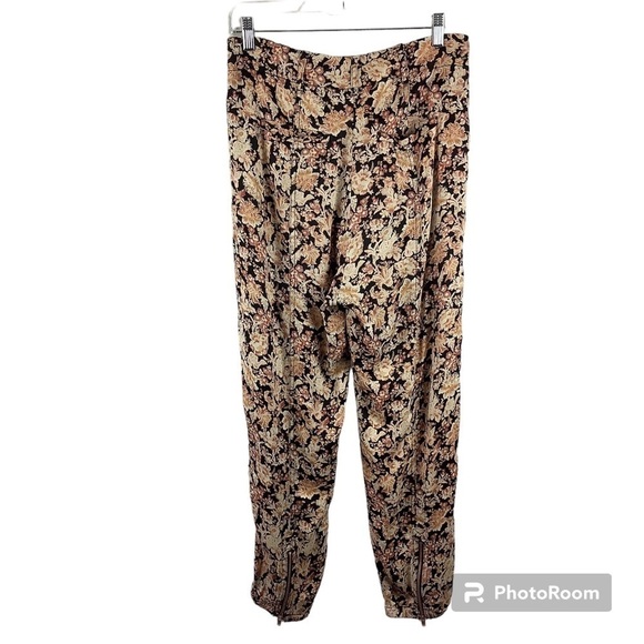 Anthropologie Diandra Floral Pleated Joggers - Picture 2 of 8